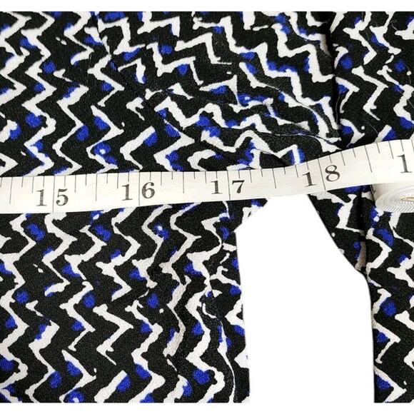 41 Hawthorn Women's Size Small Long Sleeve V-Neck Blue Geo Pattern Shirt Top - Picture 6 of 8